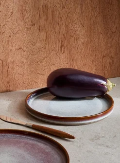 Purple-hued speckles small plate