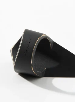 Pyramid ring