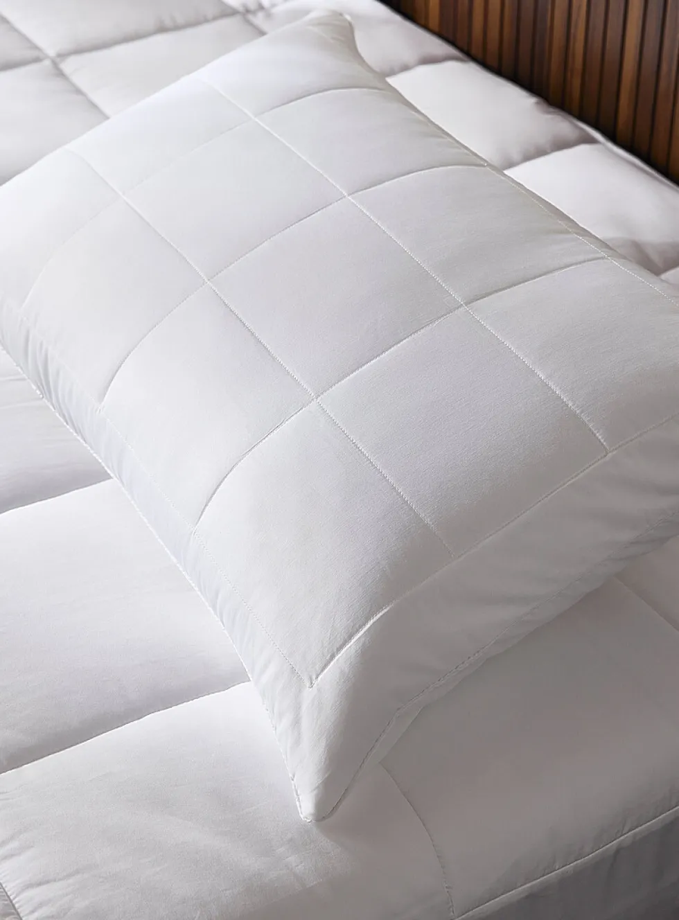 Quilted pillow protector