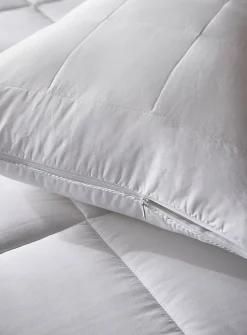 Quilted pillow protector