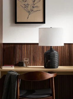 Rattan base table lamp