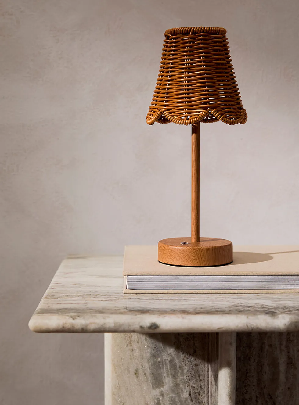 Rattan effect rechargeable touch table lamp