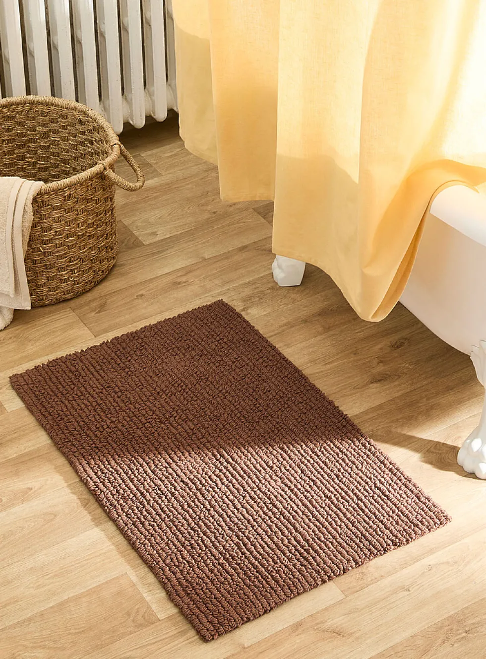 Rectangular reversible bath mat