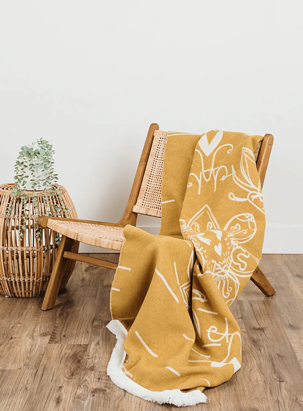 Recycled fibre honey blanket