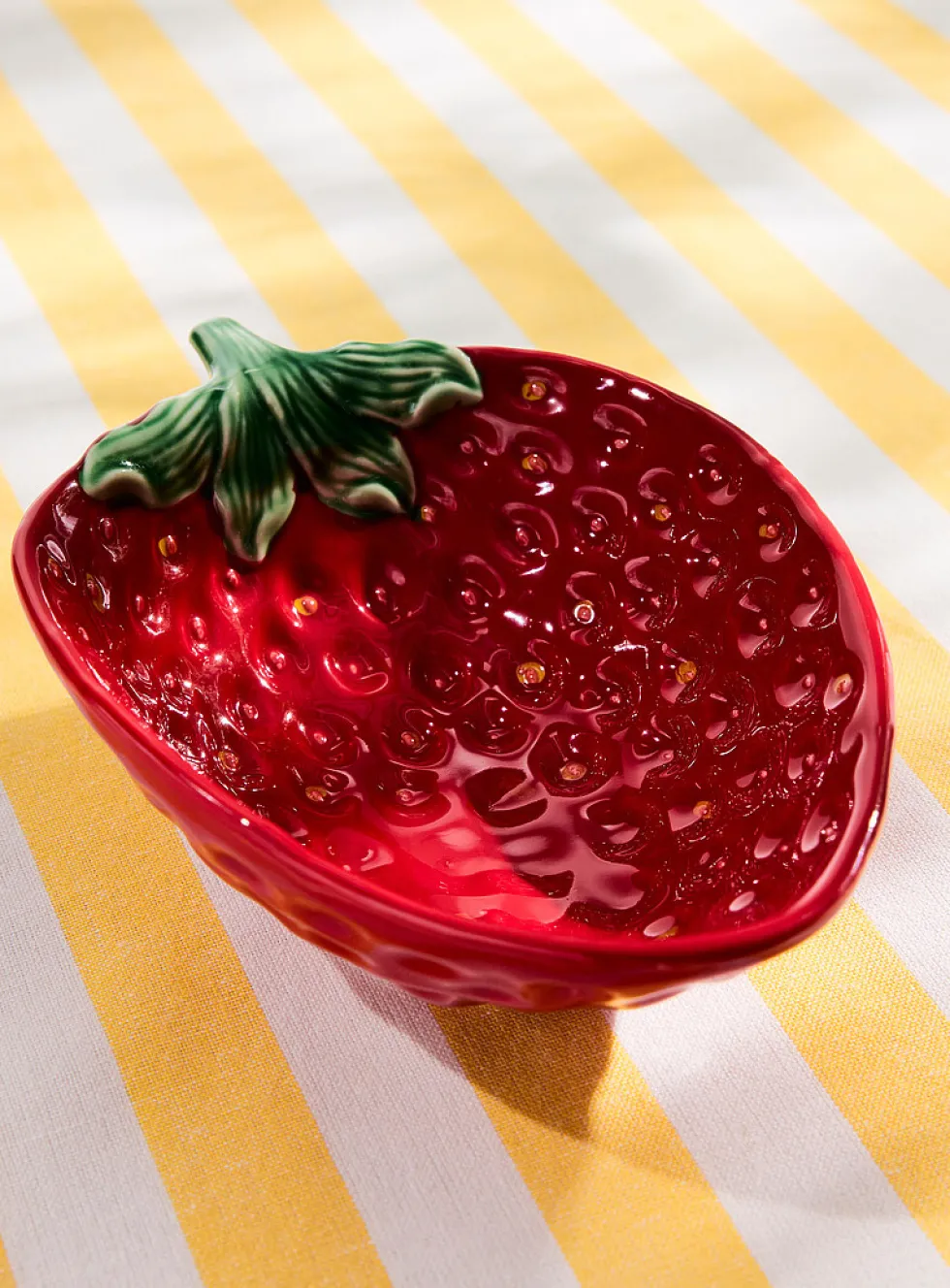 Red strawberry small bowl