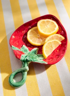 Red strawberry small plate