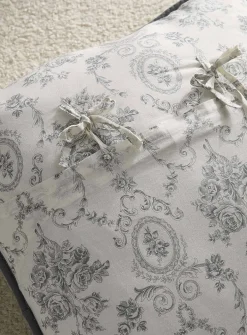 Removable-cover nostalgic floral patchwork cushion