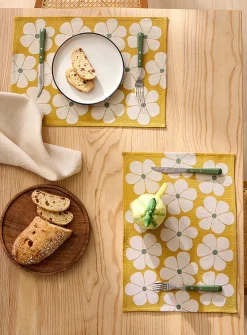 Retro daisies tapestry placemats
