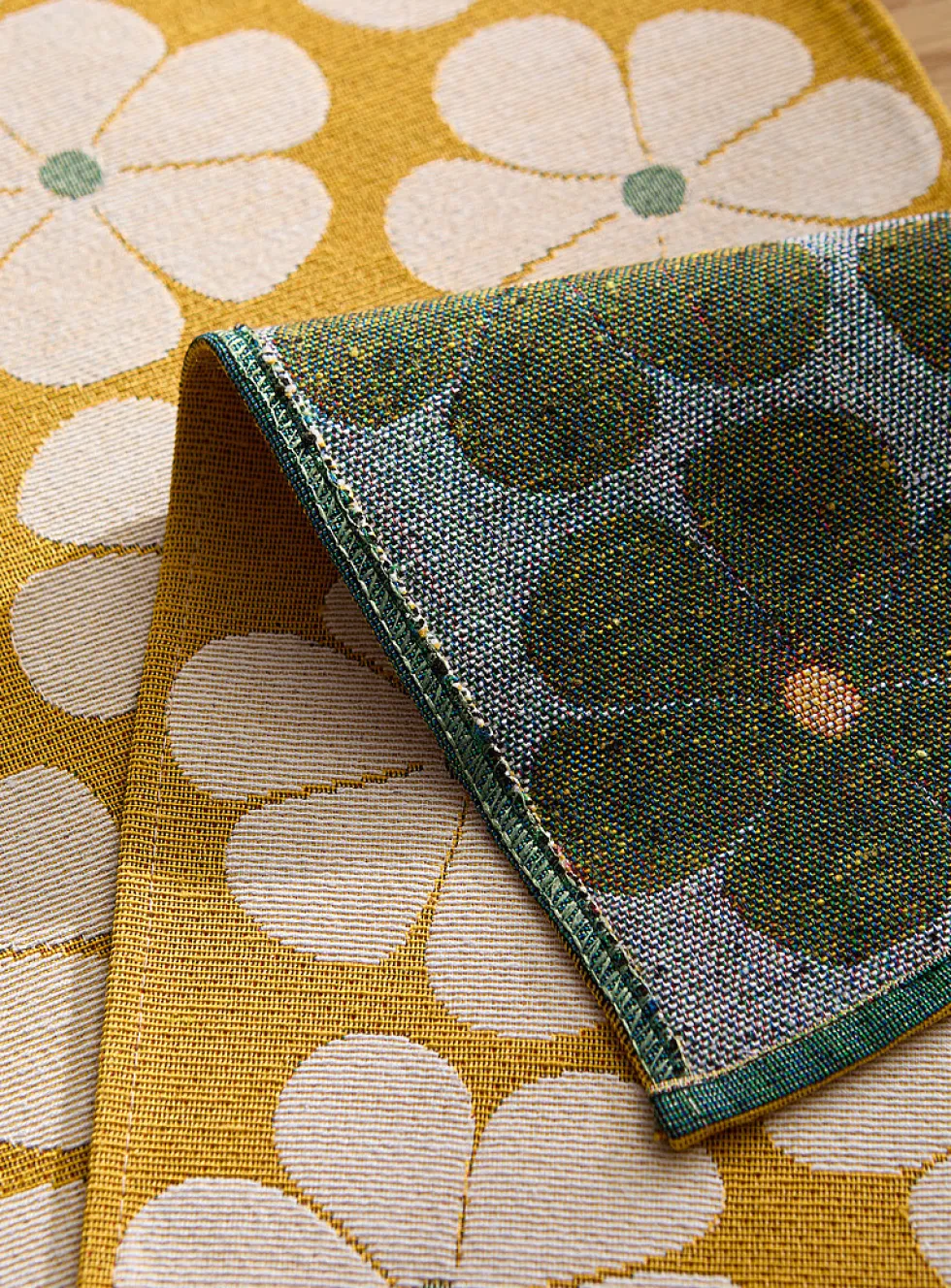 Retro daisies tapestry placemats