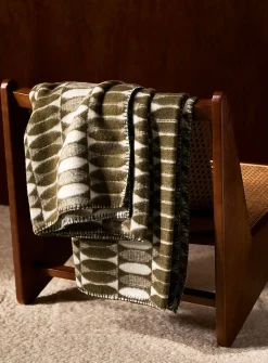 Retro mosaic throw