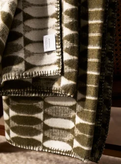 Retro mosaic throw