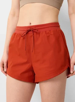 Retro rounded hem shorts