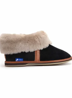 Reversed sheepskin cuffed boots