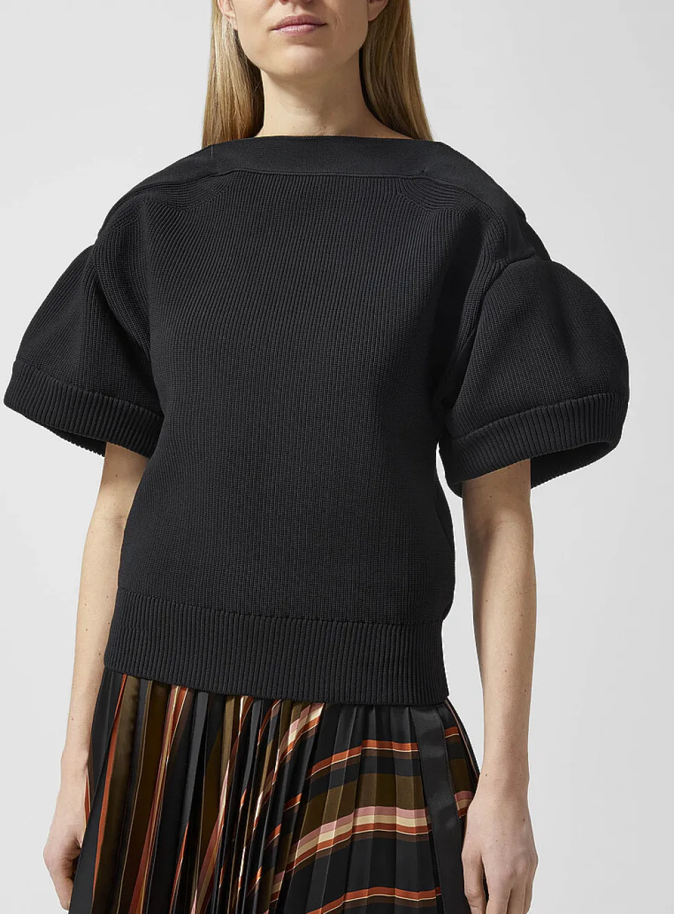 Ribbed puff-sleeve sweater