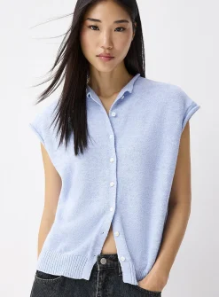 Rolled trim vest