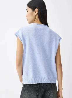 Rolled trim vest