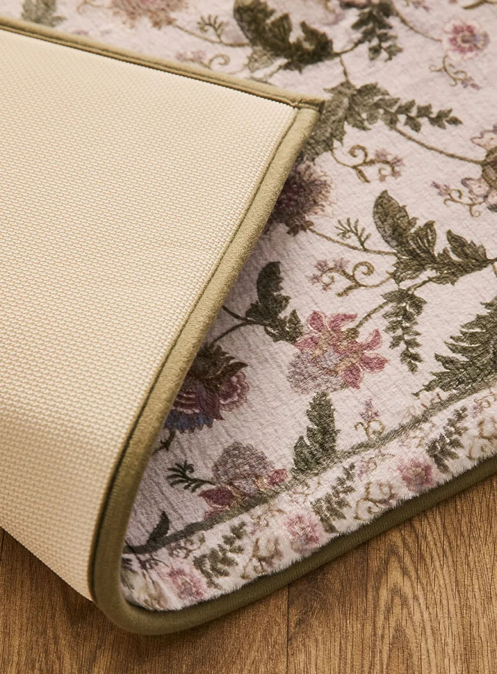 Romantic flowers memory foam bath mat