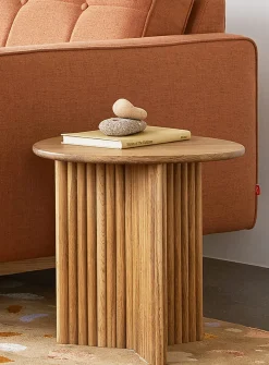 Round natural grooved side table