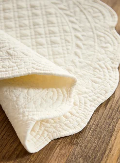 Round ornamental topstitched placemat