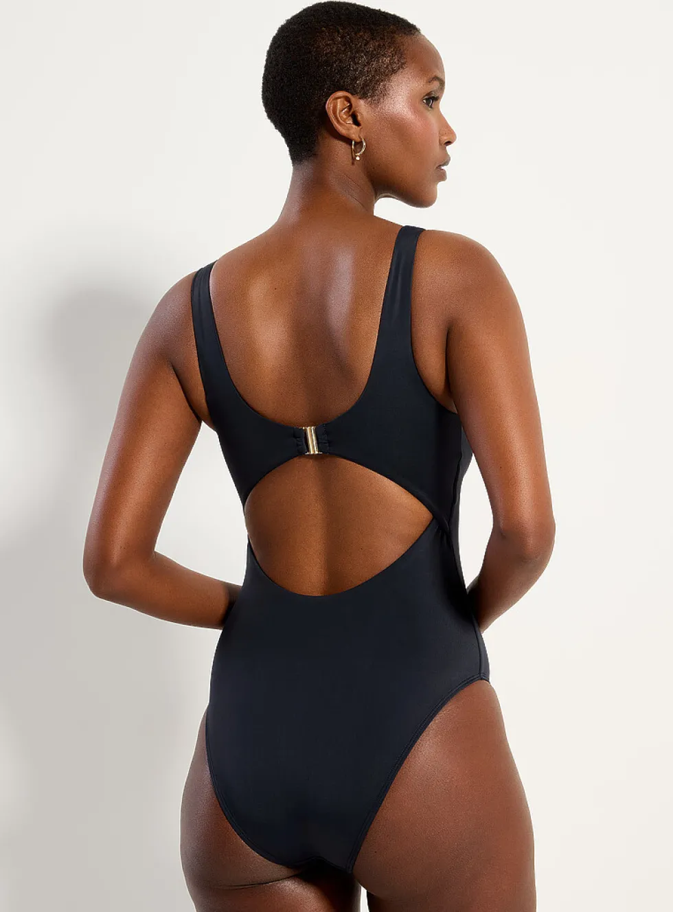 Rounded neckline one-piece
