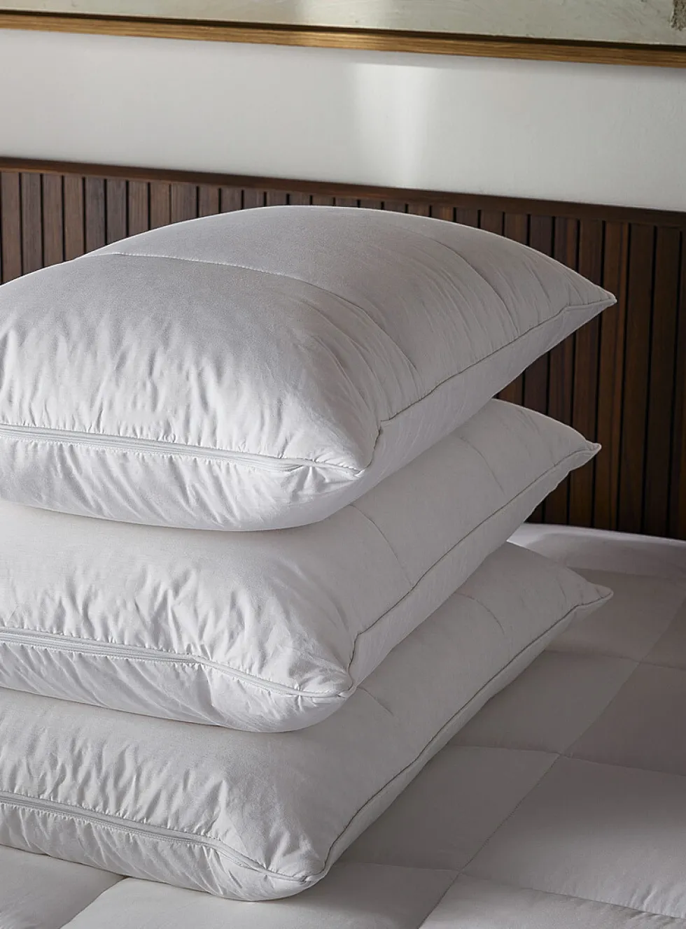 Royal Plus feather and down pillow