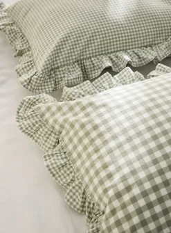 Ruffled border gingham pattern pillow sham