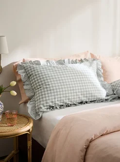 Ruffled border gingham pattern pillow sham
