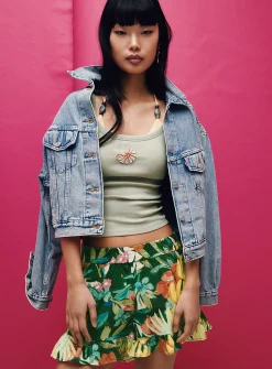 Ruffled elastic-waist mini short