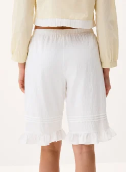 Ruffled hem Bermuda short