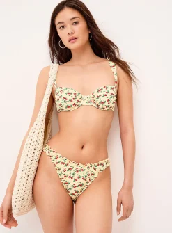 Ruffle-trim cheekie bottom