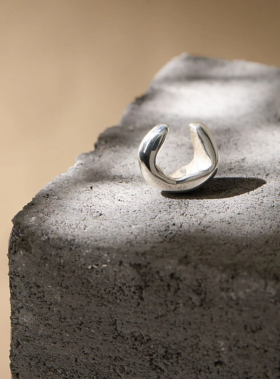 Saga wide ear cuff
