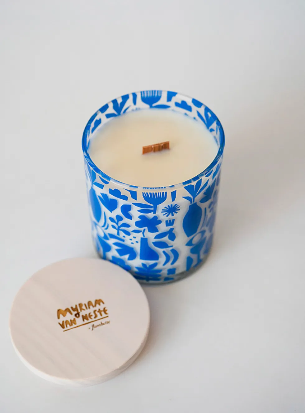 Sage wood and sea salt scented candle