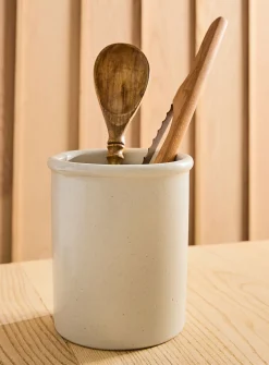 Sand utensil holder