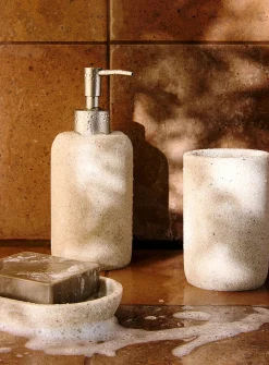 Sand-coloured accessories