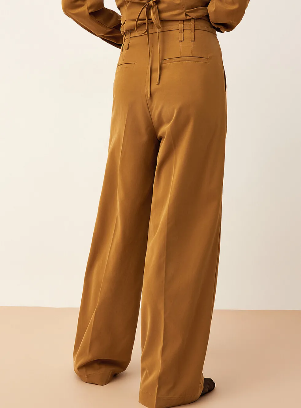 Sash-belt pleated wide-leg pant