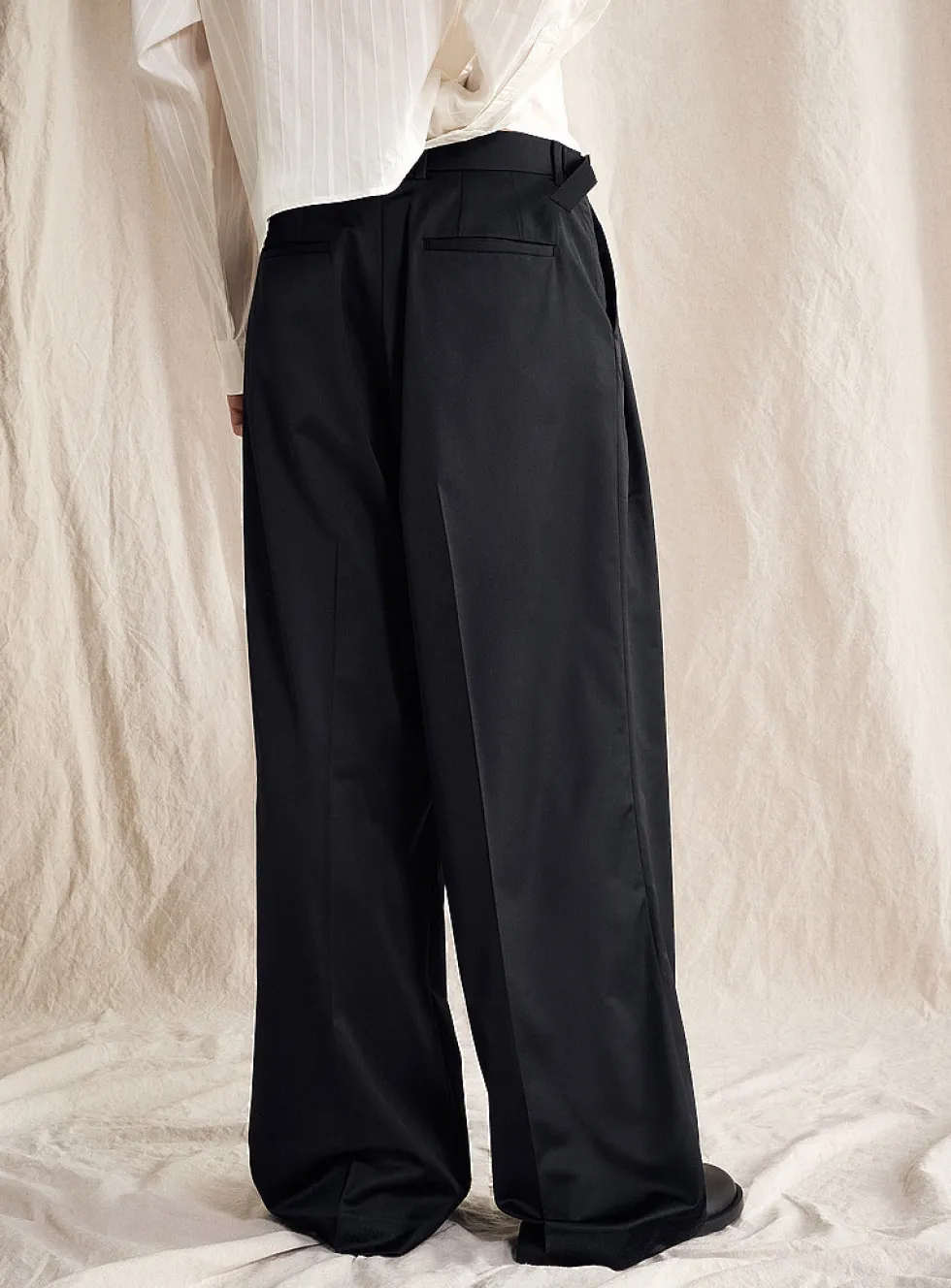 Satiny loose pant