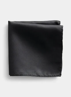Satiny pocket square