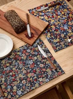 Saturated flowers tapestry placemats