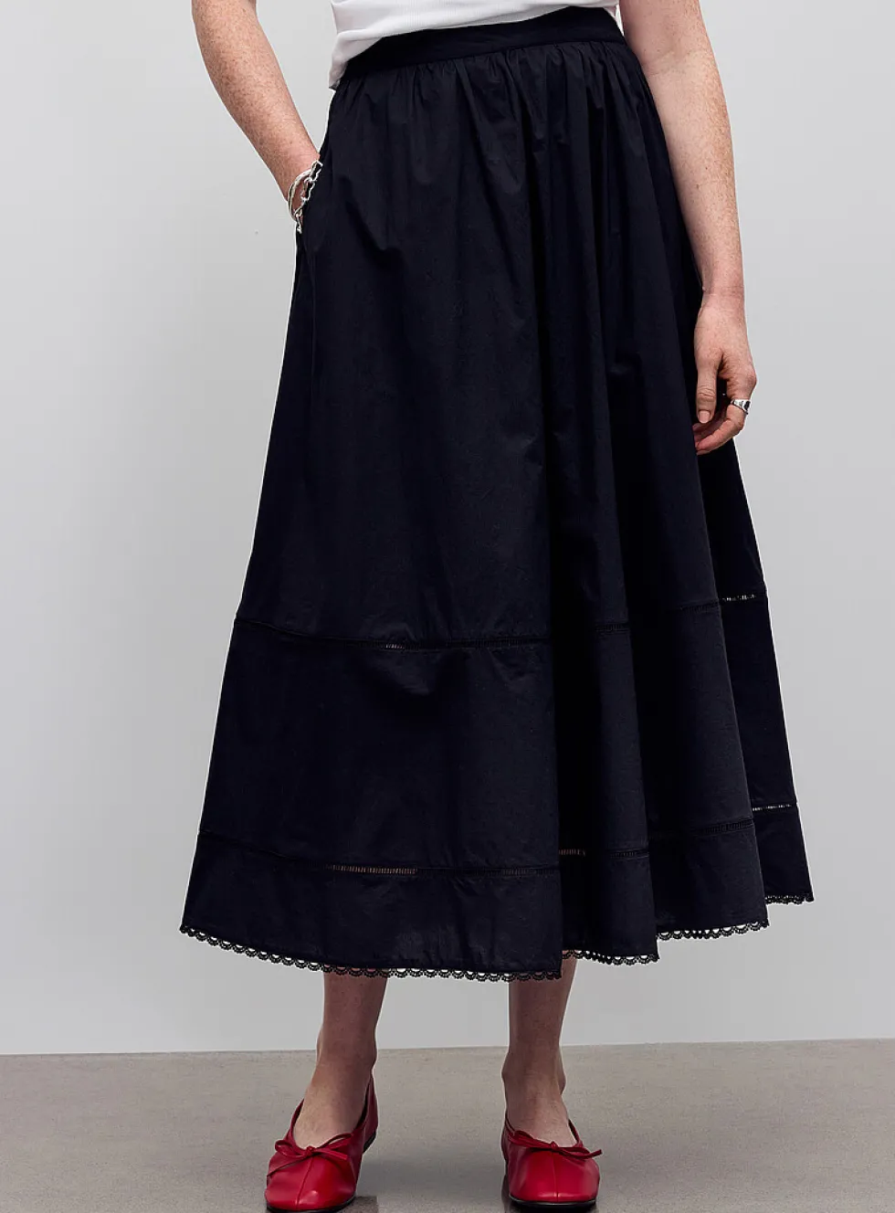 Scalloped trim poplin skirt