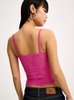 Scallpoed lace trim cropped cami