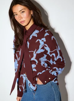 Scarf collar printed shirt