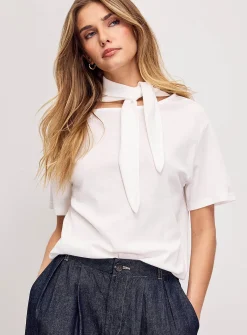 Scarf collar T-shirt