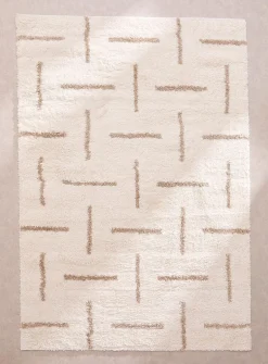 Scattered lines tufted rug