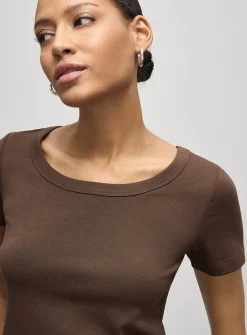 Scoop-neck fitted T-shirt