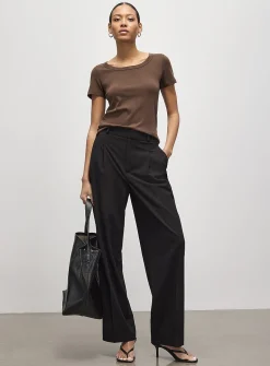 Scoop-neck fitted T-shirt
