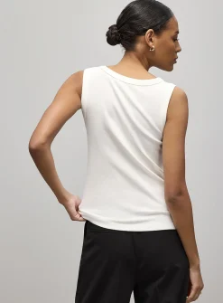 Scoop-neck slim-fit tank