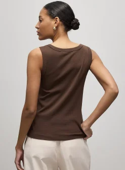 Scoop-neck slim-fit tank