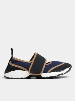 Scuba-like sneakers