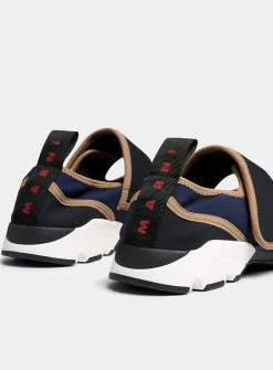 Scuba-like sneakers