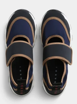 Scuba-like sneakers